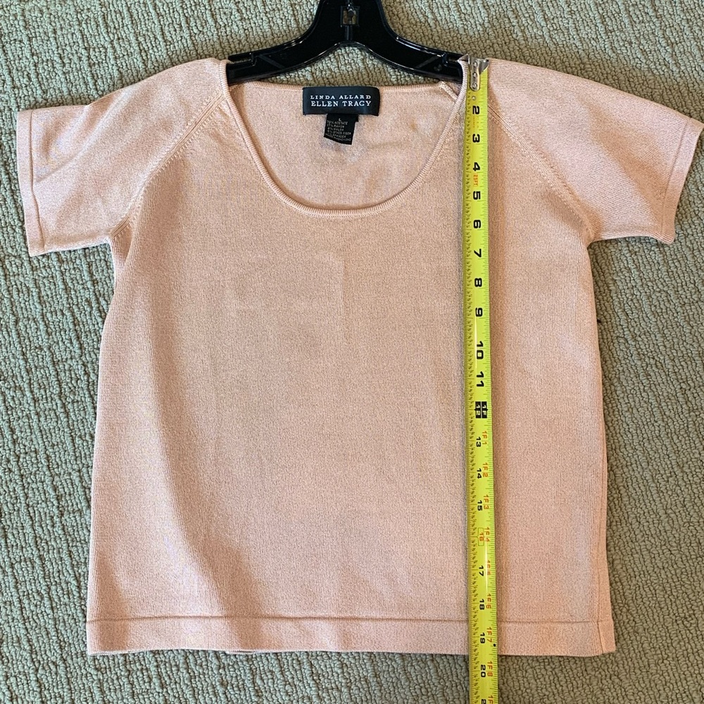 Linda Allard EllenTracy T-shirt. Size: L